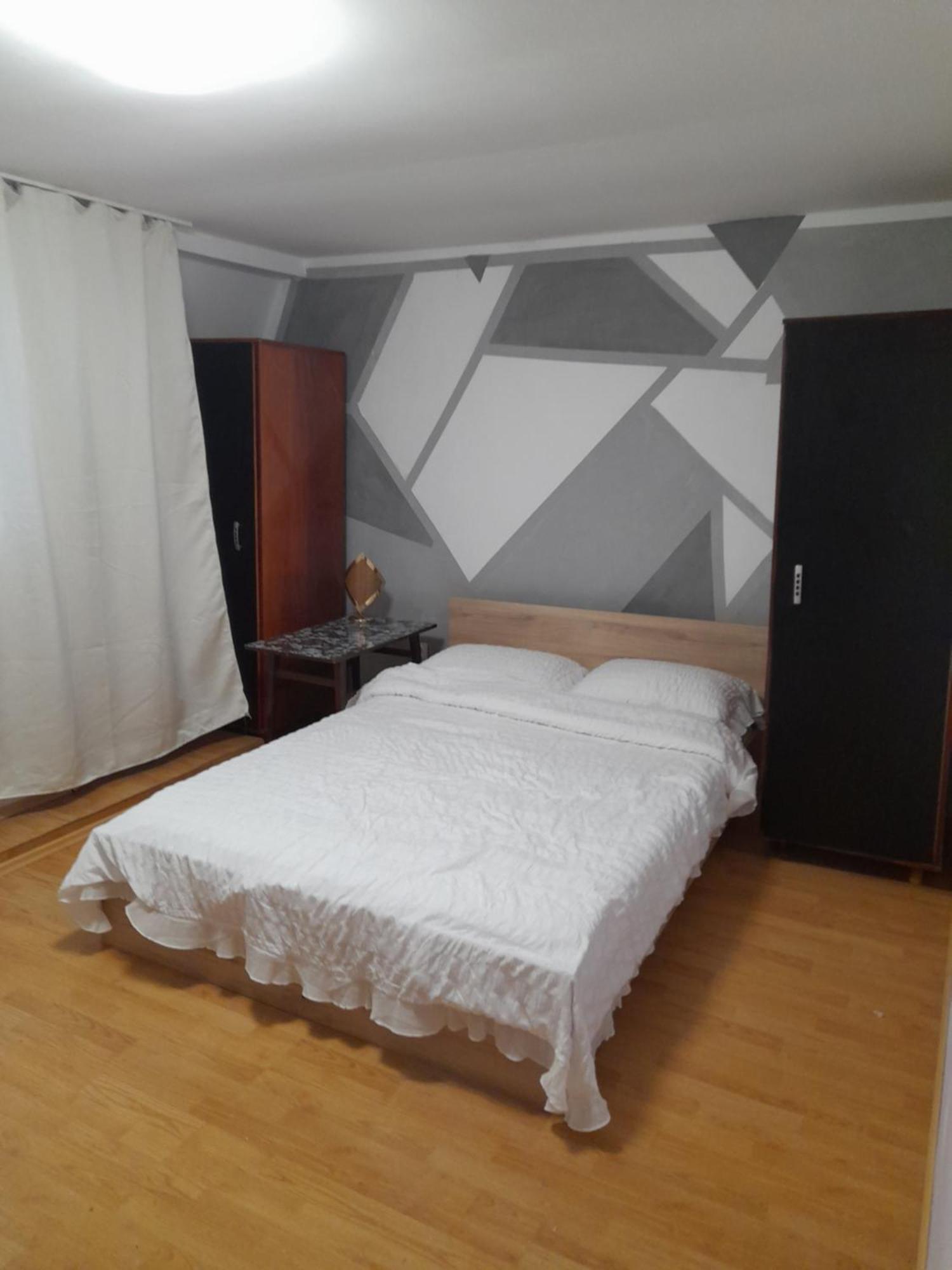 クルージュ＝ナポカGarsoniera Sic Zona Terapia Zona Linistita La Casa Cu Parcareアパートメント エクステリア 写真