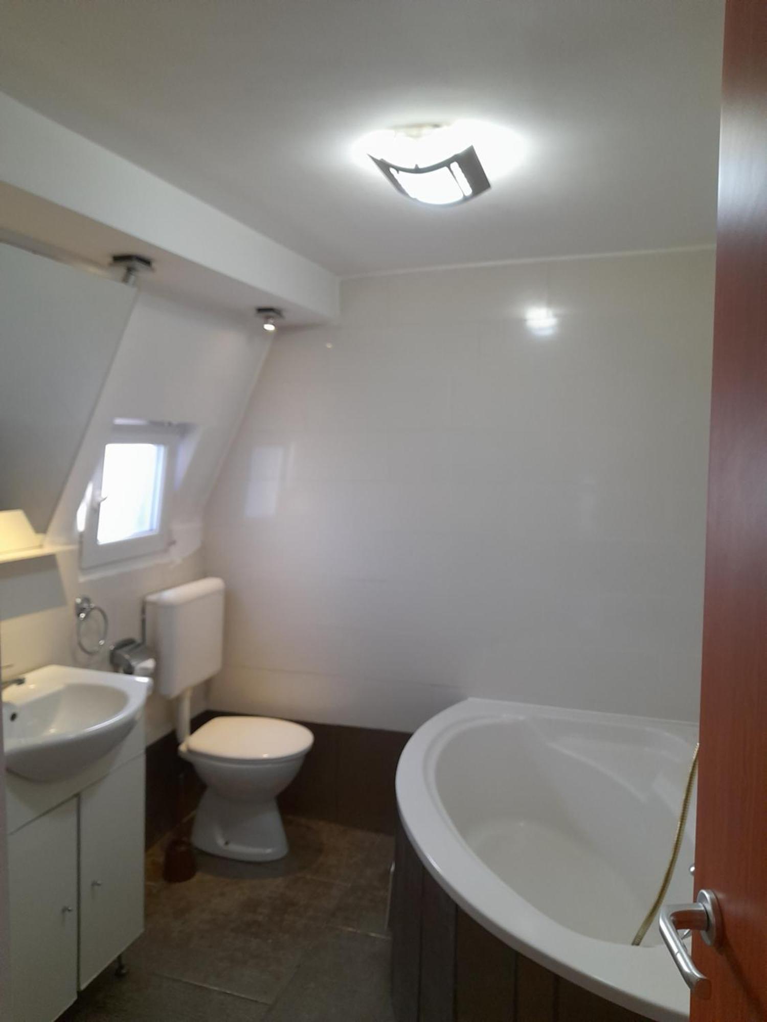 クルージュ＝ナポカGarsoniera Sic Zona Terapia Zona Linistita La Casa Cu Parcareアパートメント エクステリア 写真