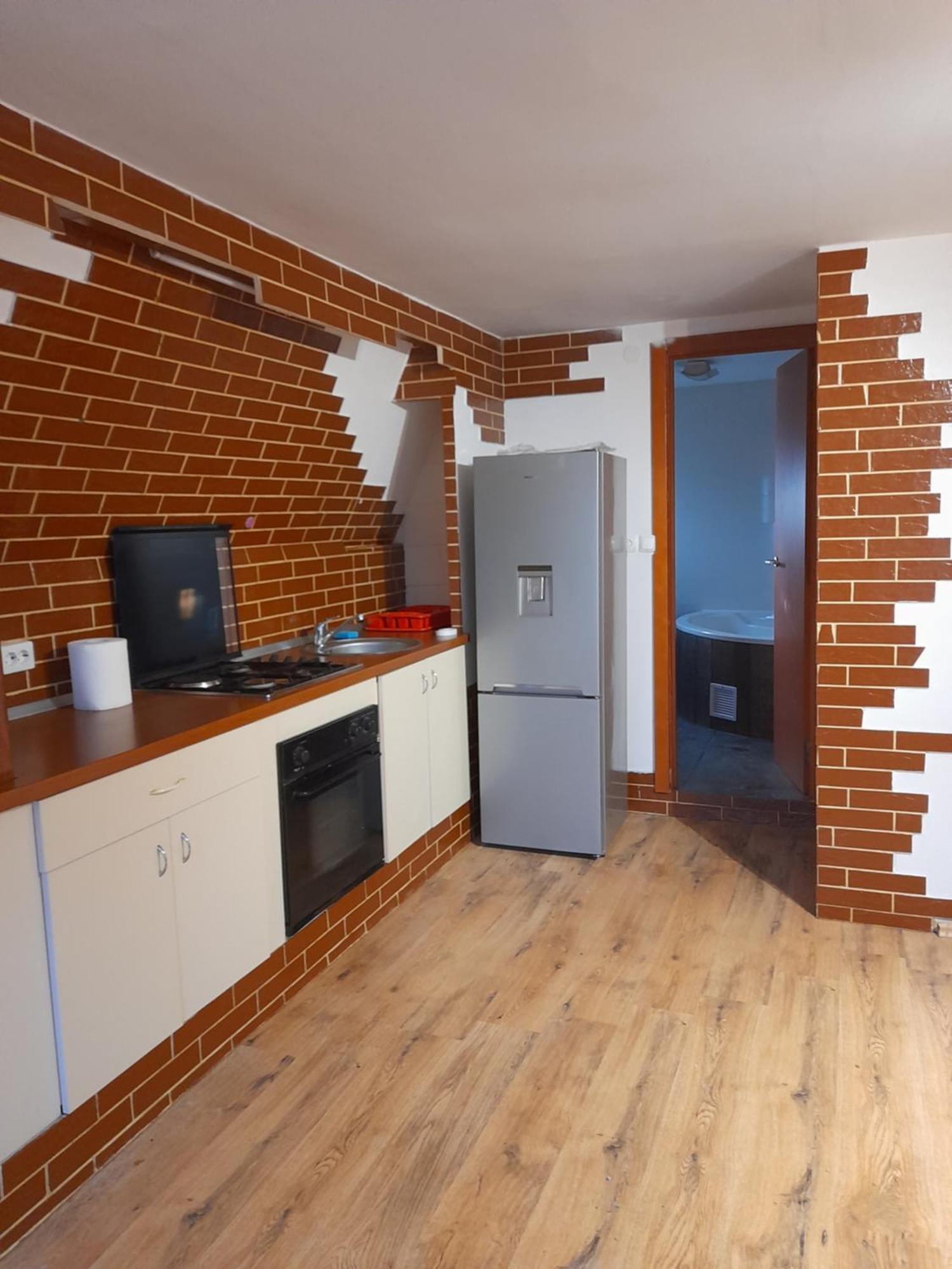 クルージュ＝ナポカGarsoniera Sic Zona Terapia Zona Linistita La Casa Cu Parcareアパートメント エクステリア 写真