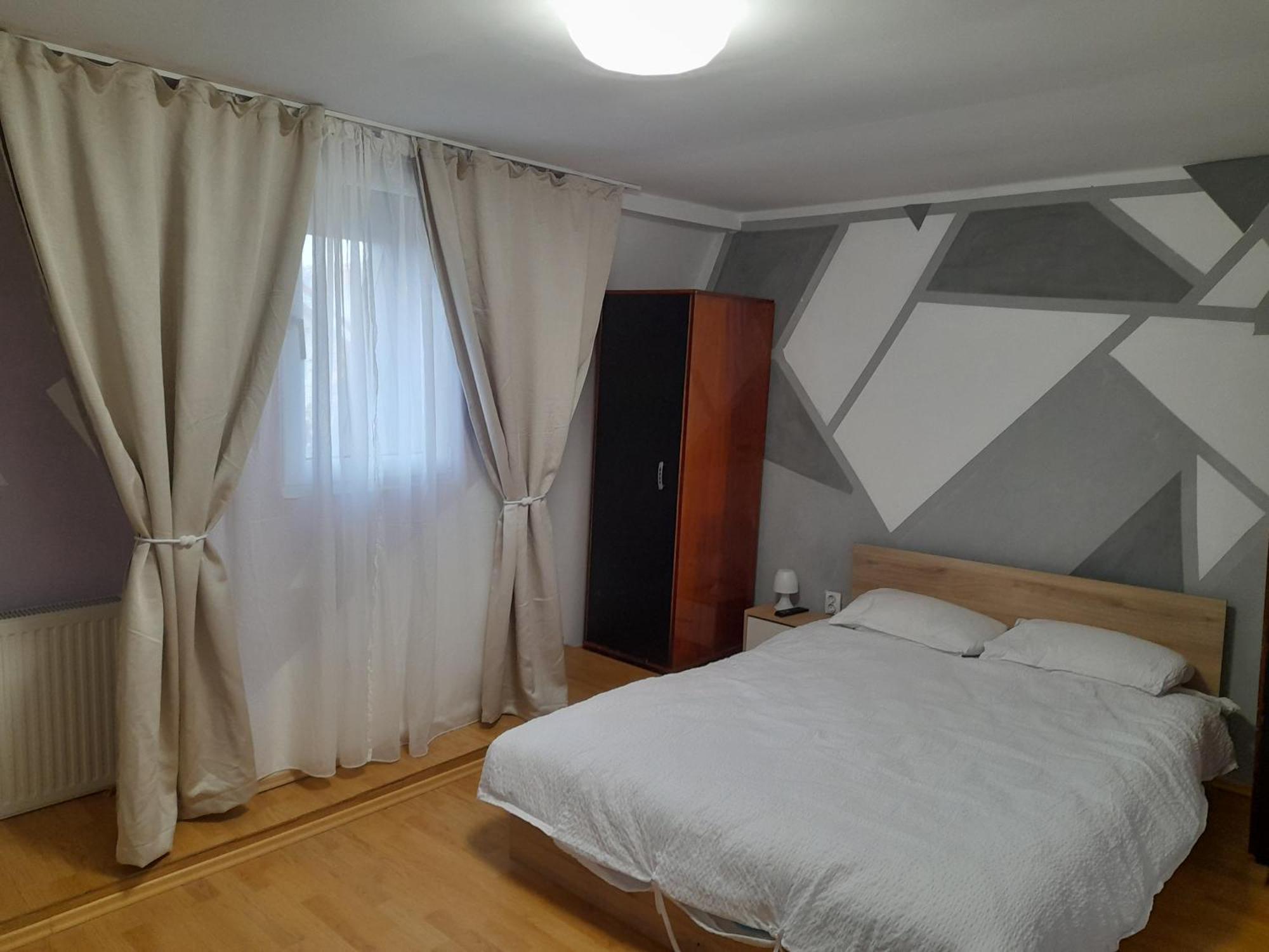 クルージュ＝ナポカGarsoniera Sic Zona Terapia Zona Linistita La Casa Cu Parcareアパートメント エクステリア 写真